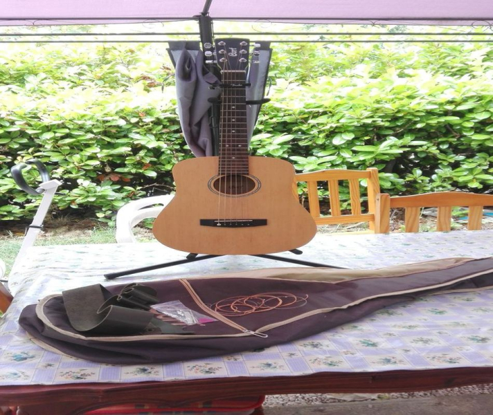 Photo : CORT     AD      MINI OP + ACCESSOIRES