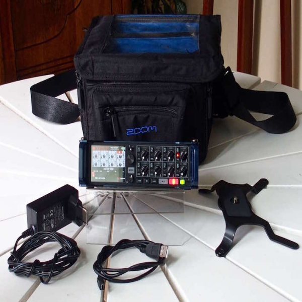 Photo : ZOOM     F8      avec sacoche specifique