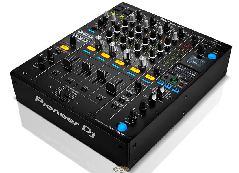 Photo : Pioneer  DJM 900 NXS2 + 2 Pioneer CDJ 900NXS
