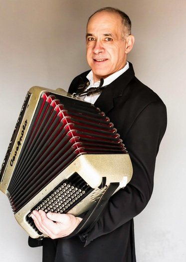 Photo : Chanteuse pour animer des Repas et Thes Dansants