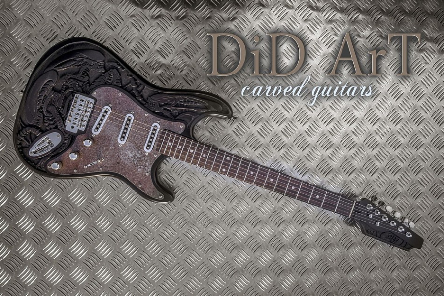 Photo : Guitare       gravee Alien Hommage HR Giger Unique