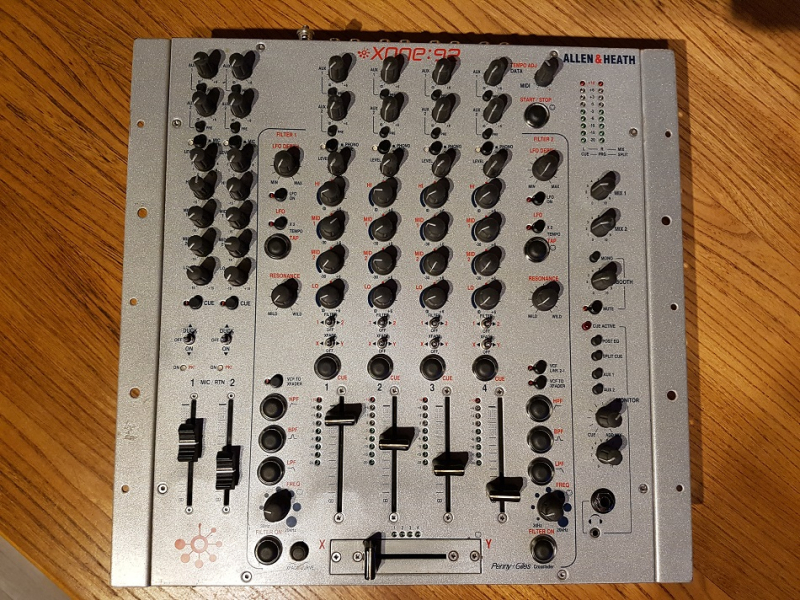 Photo : Xone             92 Allen & Heat Mixette 1er UK