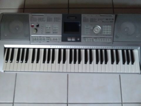 Photo : Yamaha    DGX   202 Grand Portable