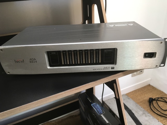 Photo : Convertisseur    Lucid ADA8824