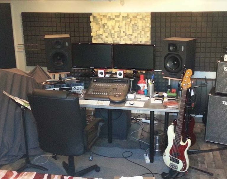 Photo : Monitor         Far Audio AV8D Sub LBE15A + DbxPA2