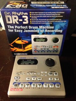 Photo : BOSS      DR     3 avec carton et notice 