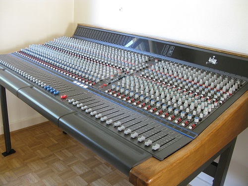 Photo : Amek             Big by Langley 44 in line