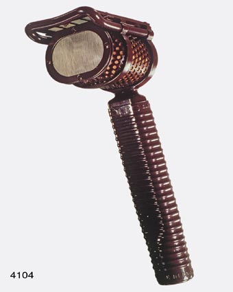 Photo : Micro  a  ruban  Commentateur Coles 4104B Lip