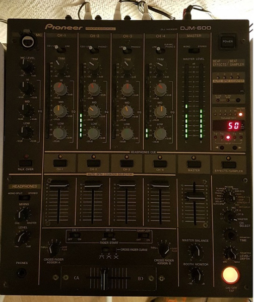 Photo : Pioneer   DJM   600 utilisation domicile