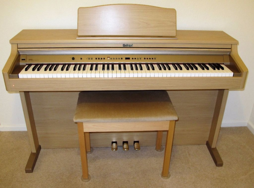 Photo : Roland     HP    102e peu joue