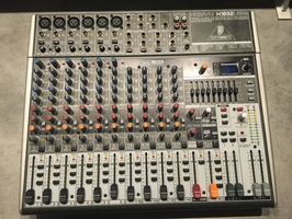 Photo : Behringer  1832  USB fx integrer