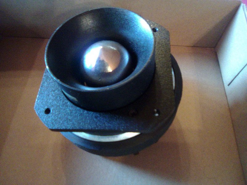 Photo : Tweeter          Pro paire ALU & TITANE 150 Watts