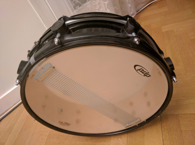 Photo : PDP         BLACKOUT Caisse claire 13x04