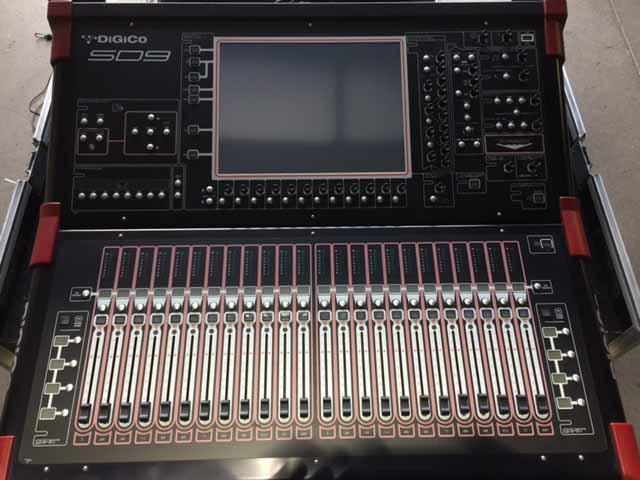 Photo : Console      DIGICO SD9 et D RACK 32 16