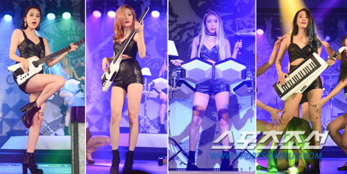 Photo : Batteuse + Guitariste + Bassiste groupe feminin