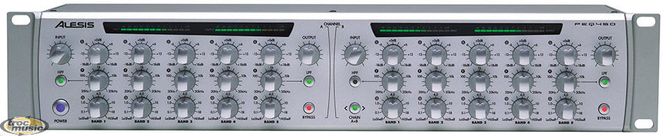 Photo : Alesis       Processeur CLX 440 + Alesis PEQ 450