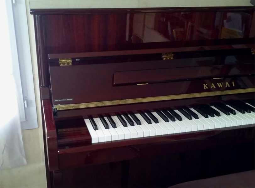 Photo : Kawai          K2ATX Acajou + Banquette