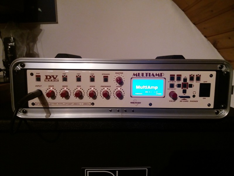 Photo : DV    MARK    MULTIAMP STEREO