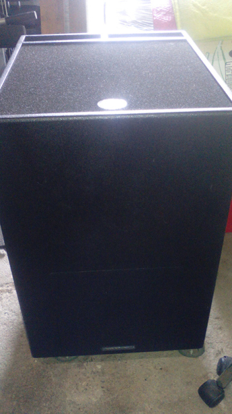 Photo : Mac Mah  I Cube  500 avec ses 2 pieds