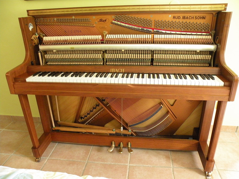 Photo : Piano   droit    Ibach 116 elegance 1994 etat neuf