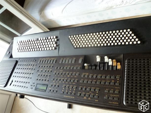 Photo : Orgue a clavier boutons accordeon Orla KX 980