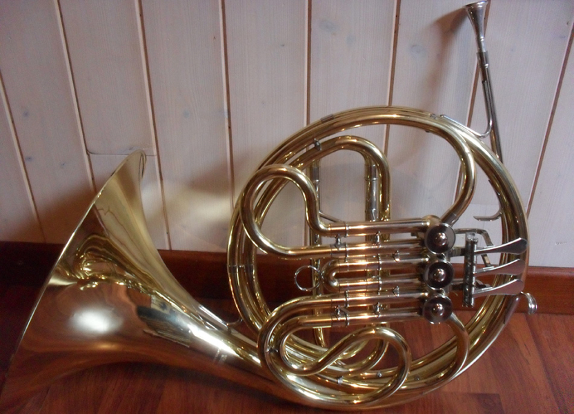 Photo : Cor  d Harmonie  Simple Yamaha YHR 314