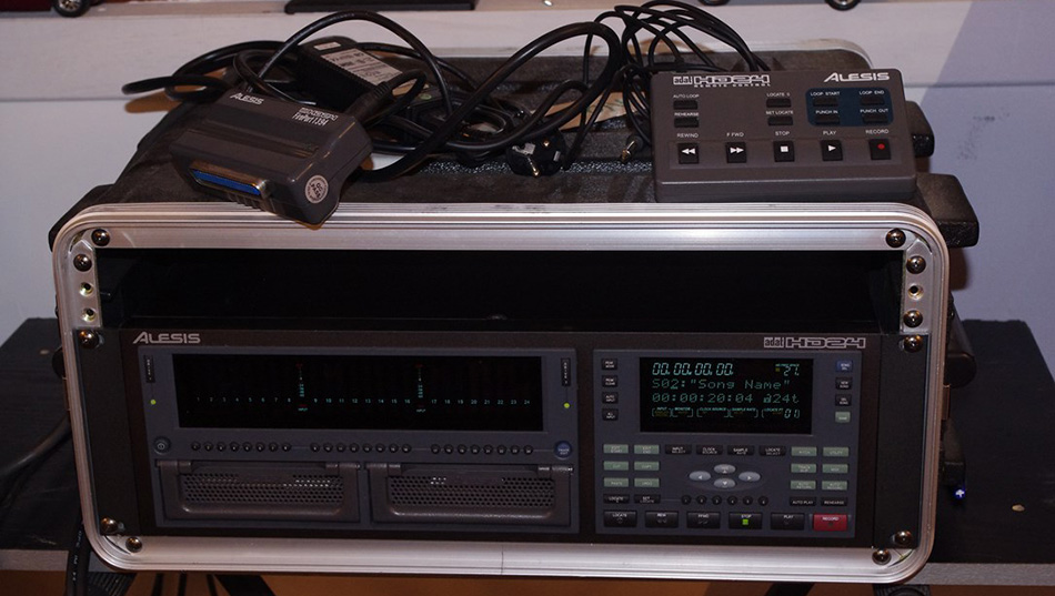 Photo : Enregistreur  24 in out ALESIS HD24