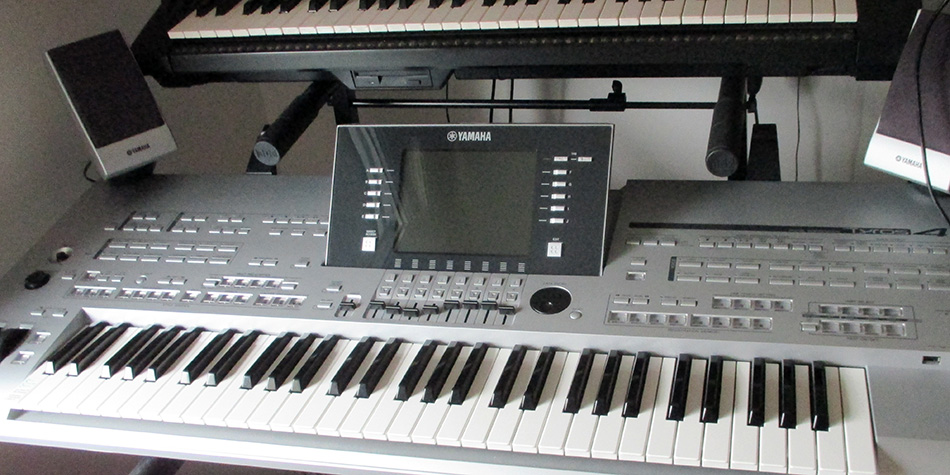 Photo : YAMAHA   TYROS   4 complet avec HP + Housse