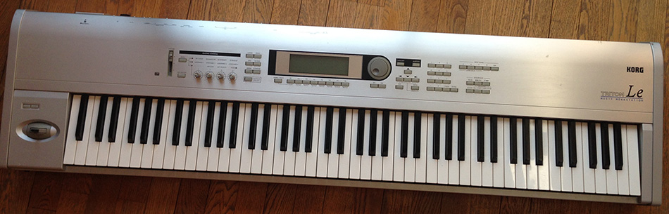 Photo : Clavier  Korg  Triton LE 88 Clavier toucher lourd