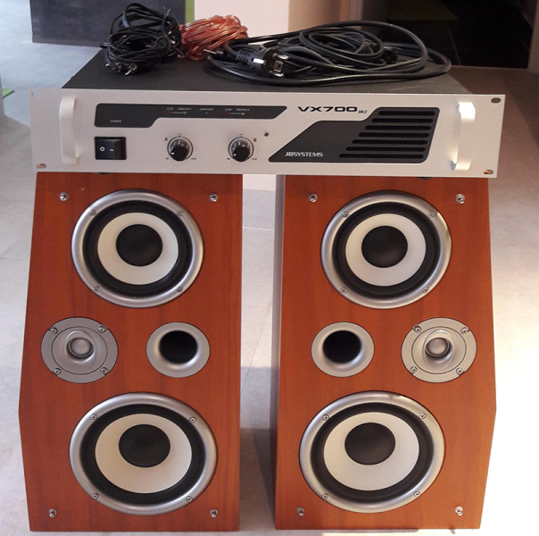 Photo : JB   System  VX  700 avec enceintes