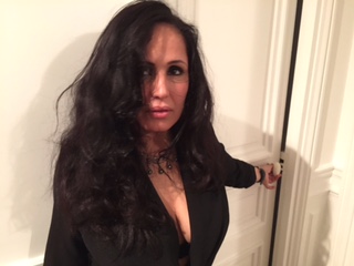 Photo : CHANTEUSE INTERNATOINAL EXPEREMENTE