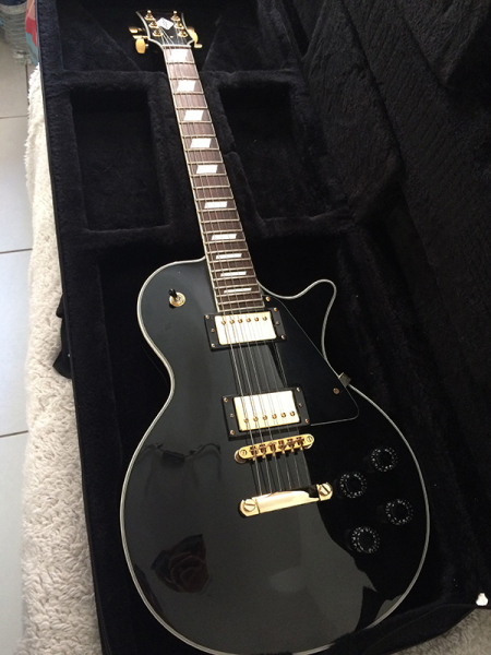 Photo : Stagg    L400    BK avec etui rigide