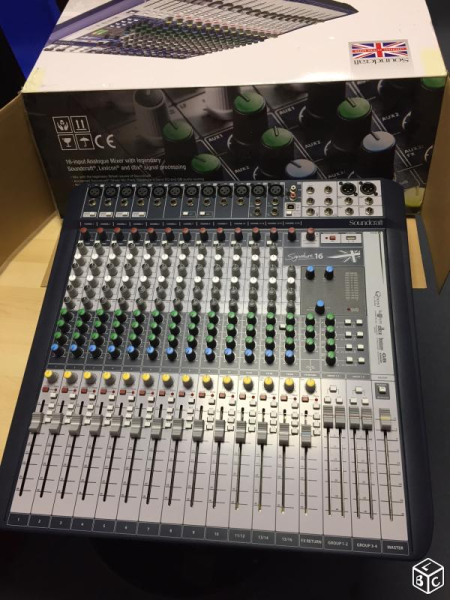 Photo : Soundcraft signature 16