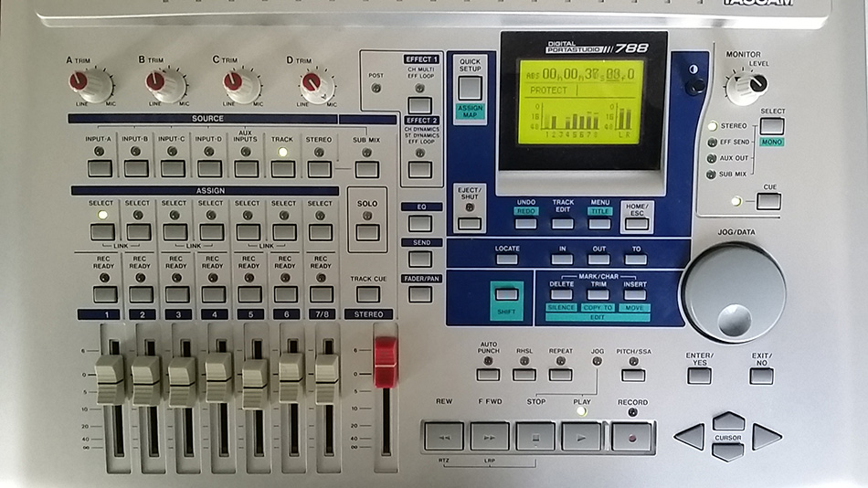 Photo : TASCAM     8    pistes 788 avec notice d origine