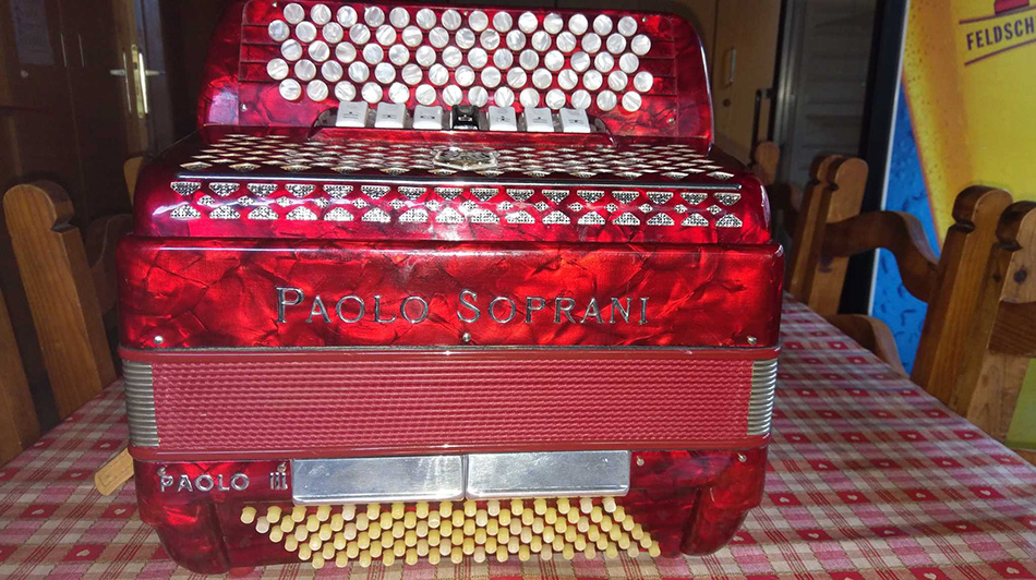 Photo : Paolo  Soprani   Chromatique rouge