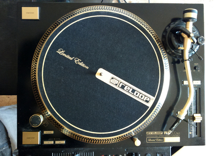 Photo : Reloop     RP   7000 GLD x 2 + cellules Q bert