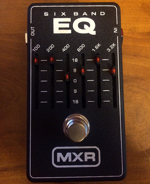 Photo : MXR      EQ     M109 effet guitare basse