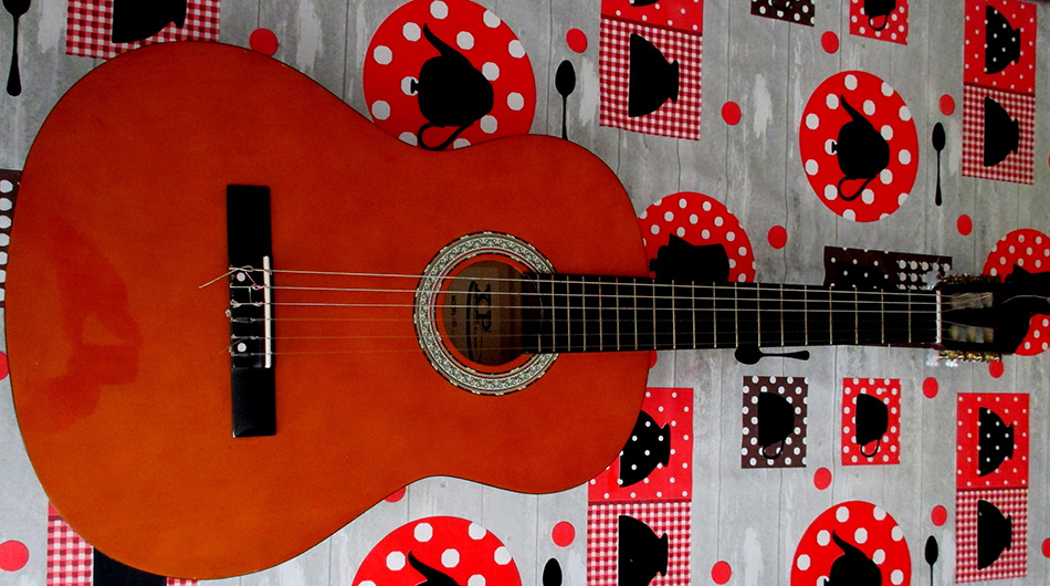 Photo : Guitare d etude classique
