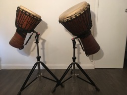 Photo : Djembe          Kambala Percussion Prof + pieds