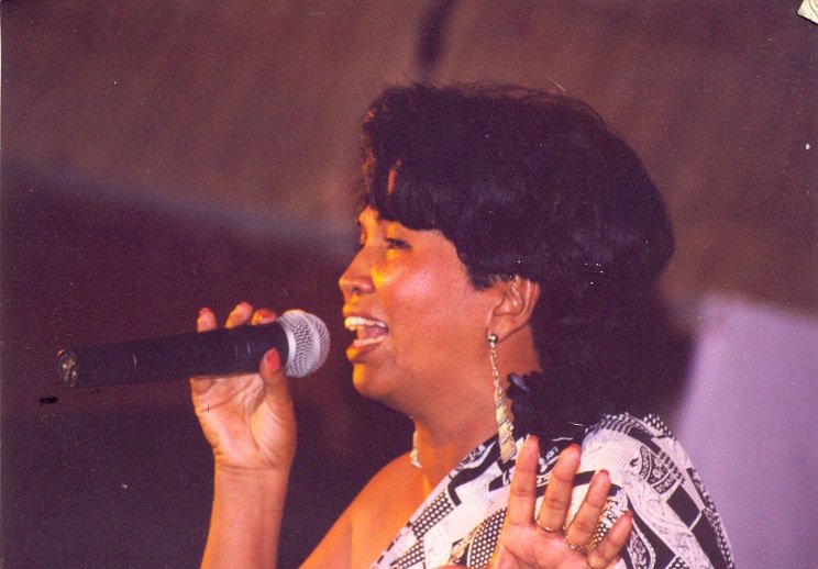 Photo : Chanteuse de varietes cherche groupe musicien