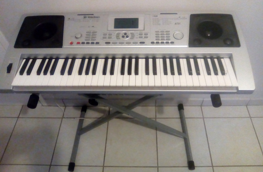 Photo : Synthetiseur   TETRATONE 520