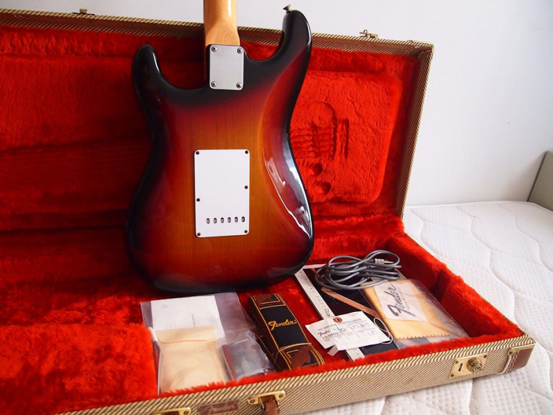 Photo : Fender Fullerton 1982