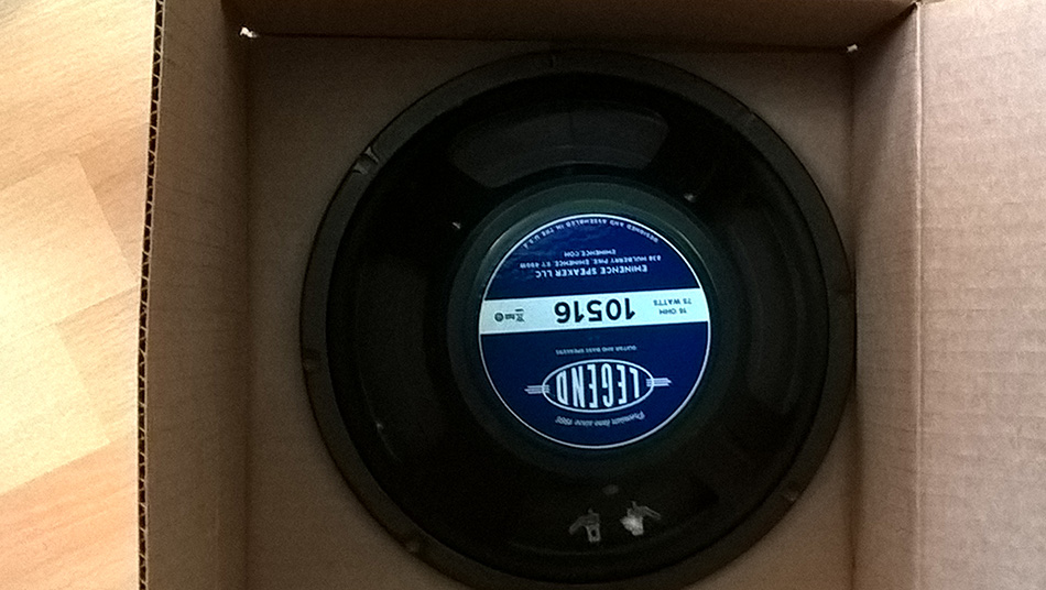 Photo : Eminence Legend  10516 HP guitare