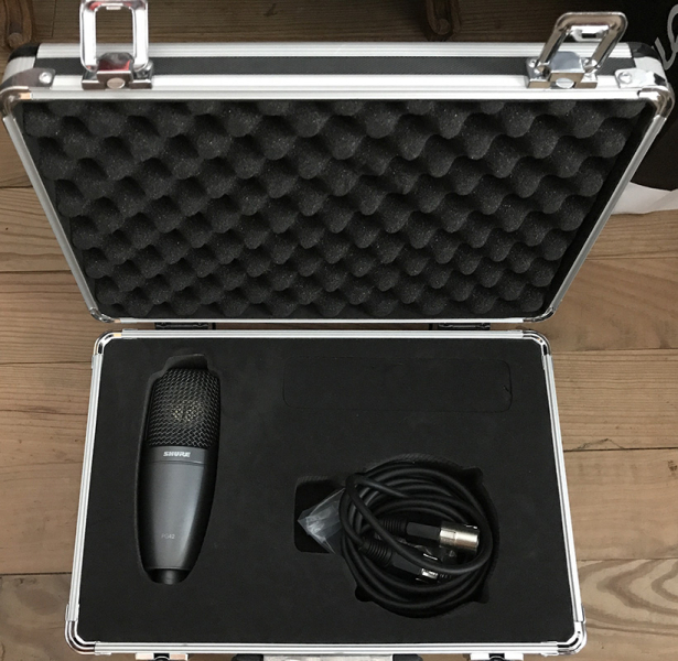 Photo : SHURE    PG42    dans sa valise