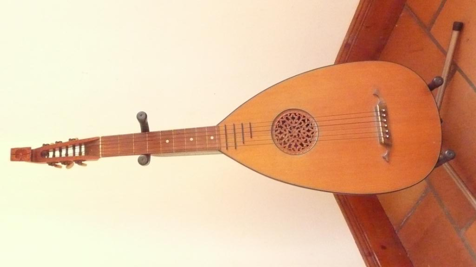 Photo : Guitare Luth Gunter Penzel