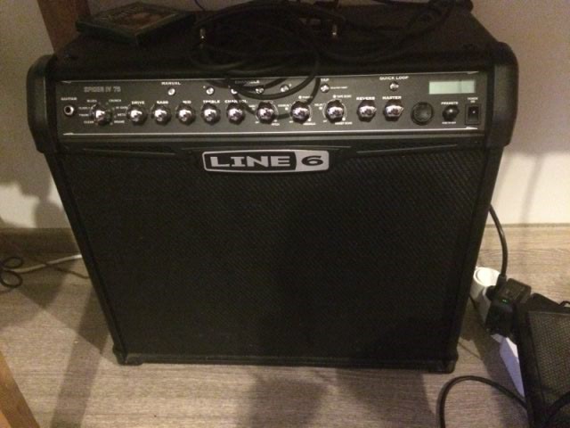 Photo : LINE  6  SPIDER  IV 75W ET 150W