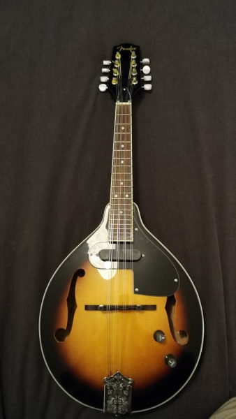 Photo : Fender         FM52E Mandoline