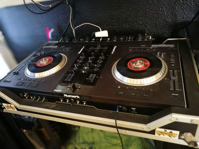 Photo : Numark    NS7    Controleur + flycase