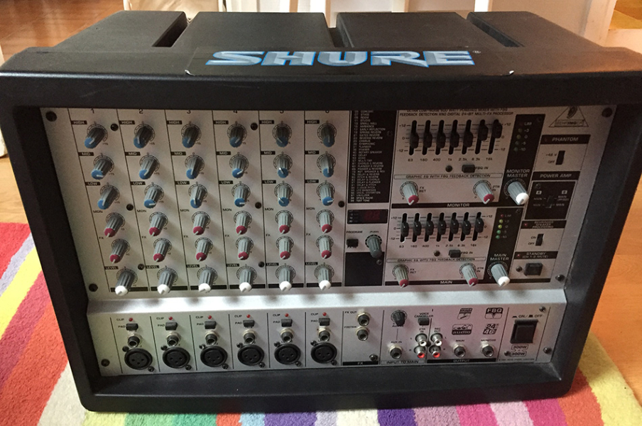 Photo : Behringer Europower PMH660M