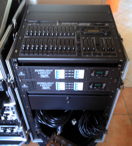 Photo : Console      Lumiere 12X6 3A + Multipaire 15M
